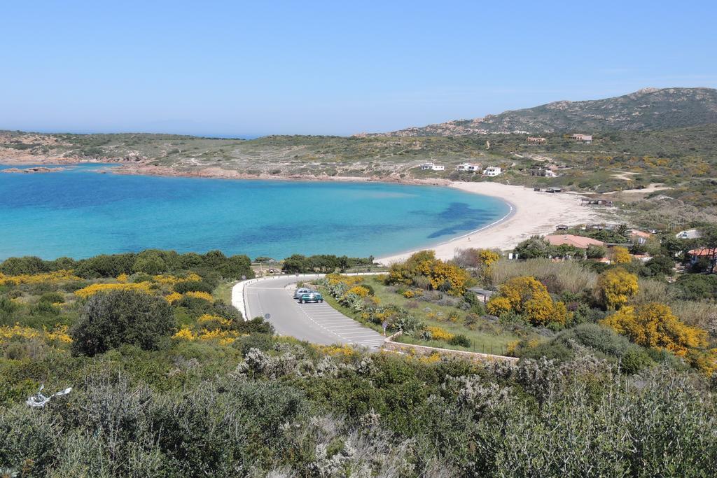 Borgo Spiaggia Vista Mare Isola Rossa  Extérieur photo