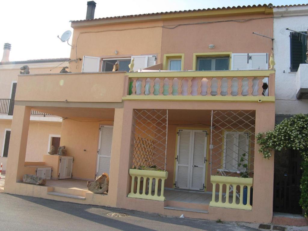 Borgo Spiaggia Vista Mare Isola Rossa  Extérieur photo